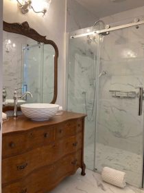 Bathroom_Sink_Shower